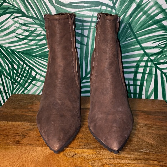 H By Halston Soft Brown Leather Wedge Ankle Boots Women’s 12 M - Picture 2 of 11